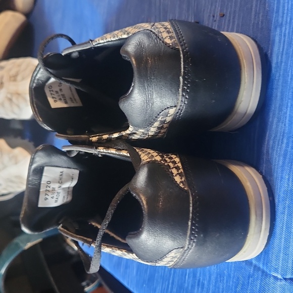 Foot Joy spikeless golf shoes - Picture 3 of 4